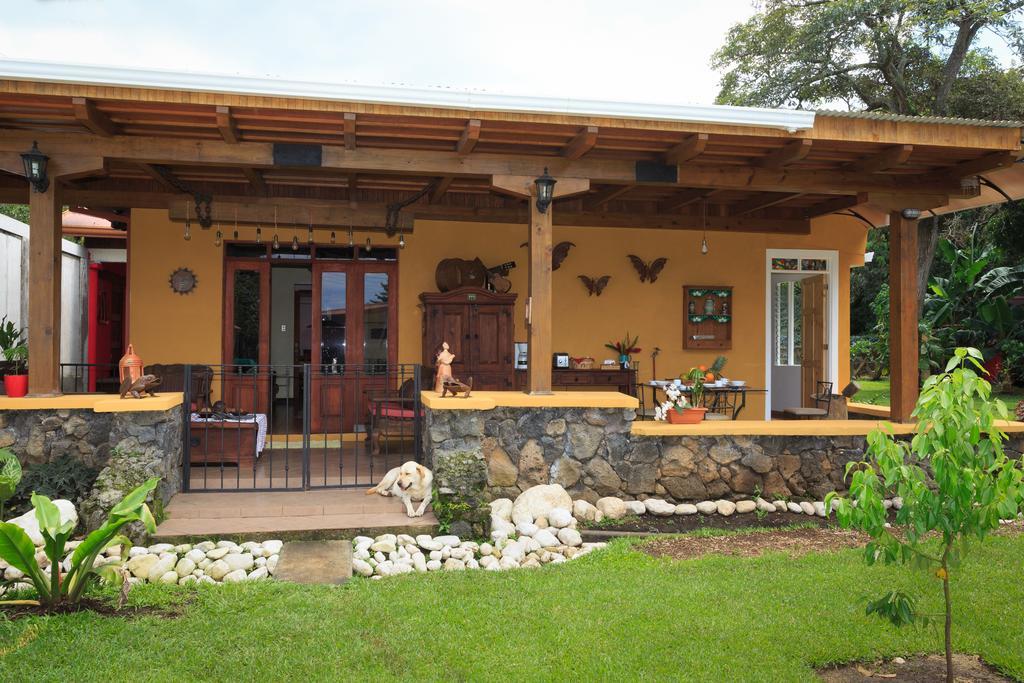 アラフエラ Airport Rio Segundo Studio Bed & Breakfast エクステリア 写真