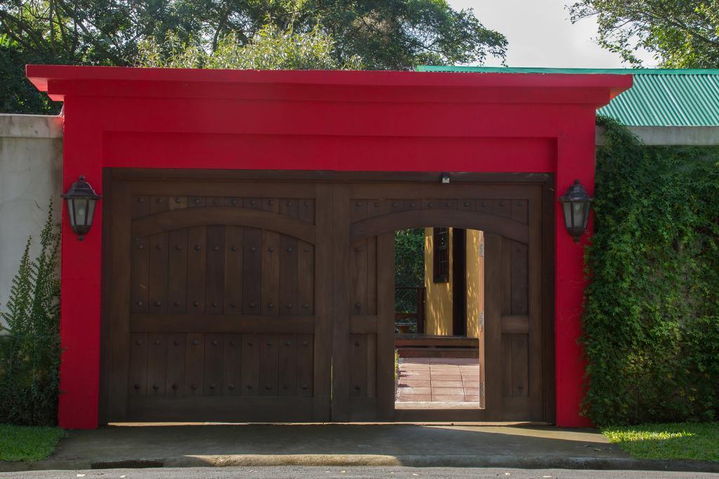 アラフエラ Airport Rio Segundo Studio Bed & Breakfast エクステリア 写真